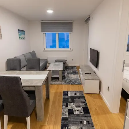 Lejlighed Uz Stazu -snjezna Dolina