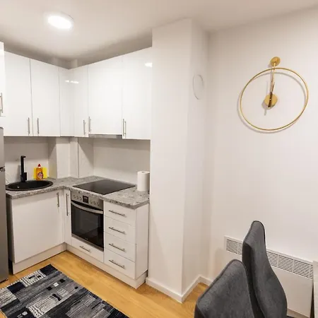 Uz Stazu -snjezna Dolina * Jahorina