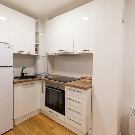 Uz Stazu -snjezna Dolina